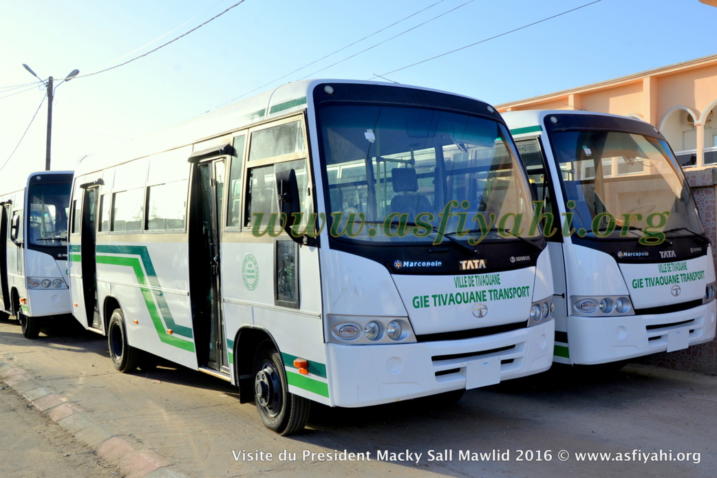 PHOTOS - Remise des clés de 15 nouveaux mini bus pour Tivaouane