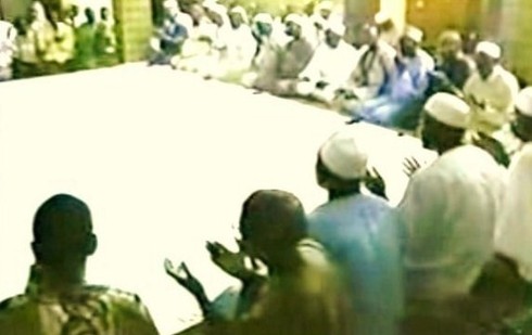 Séance de Wazifa dans une mosquée Dakaroise Séance de Wazifa dans une mosquée Dakaroise