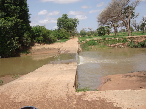 Sur la route entre Doucombo (près de Bandiagara) et Déguimbéré Sur la route entre Doucombo (près de Bandiagara) et Déguimbéré