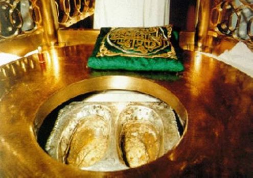 vue intérieure du Makhâm Empreinte de pas du Prophète  Ibrahim (AS)