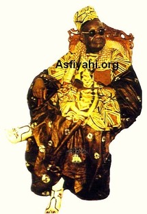 BONNET CARRE, DJELLABA, BABOUCHES ET CHAPELET : L’élégance dans le port fait le Talibé Tidiane BONNET CARRE, DJELLABA, BABOUCHES ET CHAPELET : L’élégance dans le port fait le Talibé Tidiane