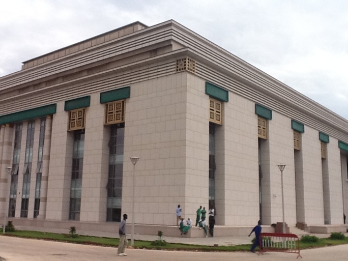 PHOTOS : La Fondation Mame Fawade Wéllé "Spiritualise" le Grand Théâtre de Dakar PHOTOS : La Fondation Mame Fawade Wéllé "Spiritualise" le Grand Théâtre de Dakar