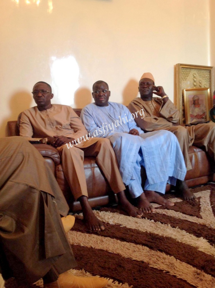 DERNIERE MINUTE - CRISE SCOLAIRE - La Médiation de Serigne Abdoul Aziz Sy Al Amine pourrait dénouer la crise ; Macky Sall téléphone en pleine réunion et promet de... DERNIERE MINUTE - CRISE SCOLAIRE - La Médiation de Serigne Abdoul Aziz Sy Al Amine pourrait dénouer la crise ; Macky Sall téléphone en pleine réunion et promet de...