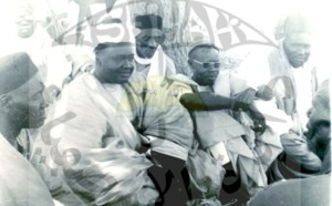 Serigne Mansour Sy dans ses champs en compagnie de Serigne Abdoul Aziz Sy Al Amine et Serigne Saliou Sarr