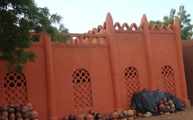 [ DECOUVERTE ] SUR LES TRACES D'EL HADJ OUMAR AL FOUTIYOU TALL : IMPRESSIONS DE SEGOU, Les canons du commandant et la Wazifa de l'Almamy