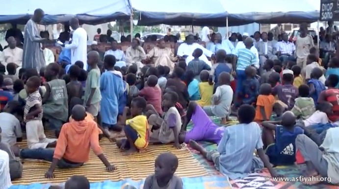 TABASKI 2016 - Demba Diop Sy habille plus de 1200 Talibés issus de 64 daaras de Tivaouane et ses environs (VIDEO ET PHOTOS)