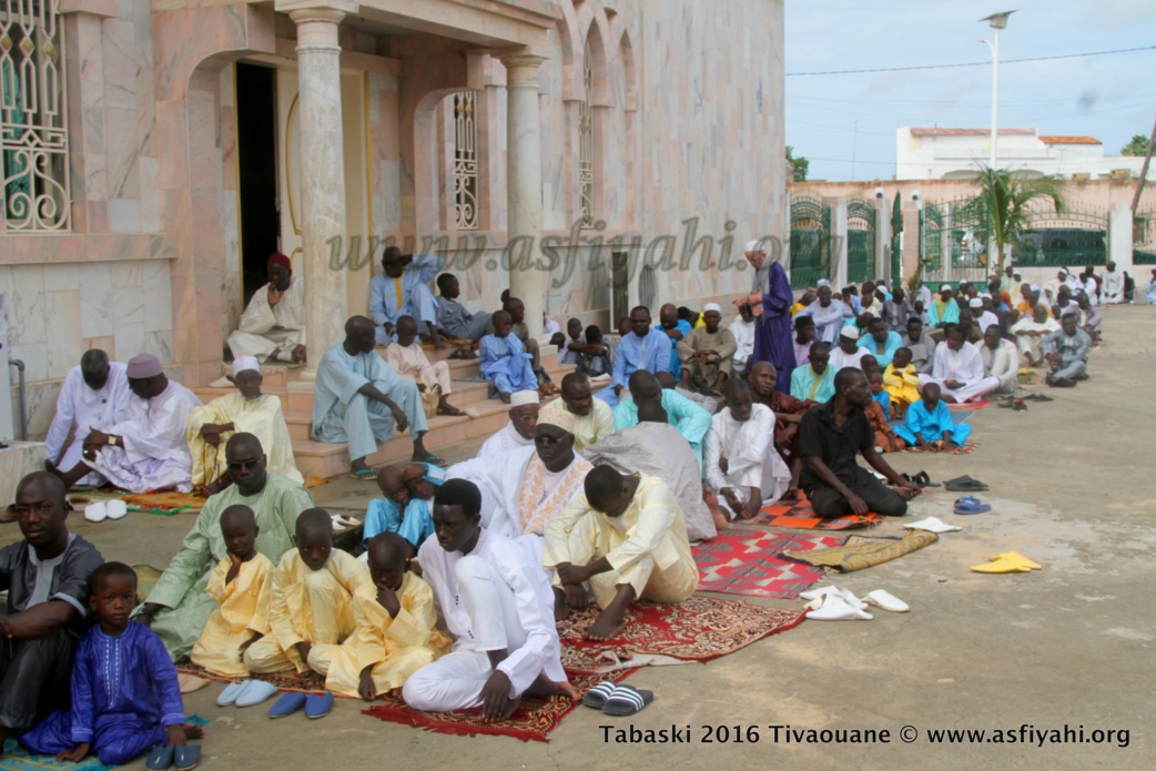 PHOTOS - TABASKI 2016 À TIVAOUANE - Les Images de la Prière de l'Aïd à la Mosquée Serigne Babacar Sy (rta) PHOTOS - TABASKI 2016 À TIVAOUANE - Les Images de la Prière de l'Aïd à la Mosquée Serigne Babacar Sy (rta)
