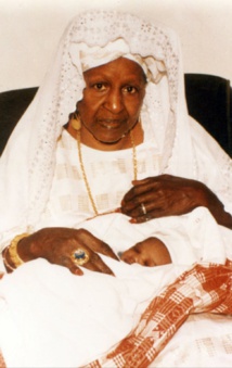 IN MEMORIUM - Il y'a 10 ans disparaissait Sokhna Aida Seck, Épouse de Serigne Moustapha Sy Djamil (rta) IN MEMORIUM - Il y'a 10 ans disparaissait Sokhna Aida Seck, Épouse de Serigne Moustapha Sy Djamil (rta)