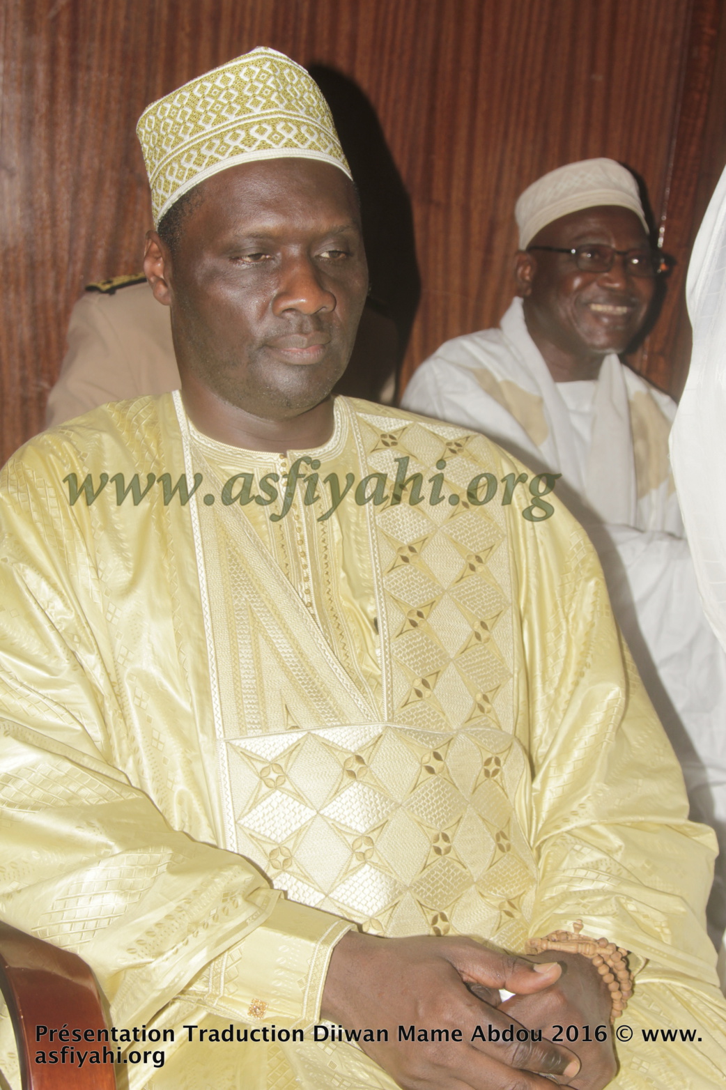 PHOTOS - les Images de la Ceremonie de Presentation du Diiwaan d'El Hadj Abdoul Aziz SY Dabakh (rta), traduit en français par le Pr Rawane Mbaye PHOTOS - les Images de la Ceremonie de Presentation du Diiwaan d'El Hadj Abdoul Aziz SY Dabakh (rta), traduit en français par le Pr Rawane Mbaye