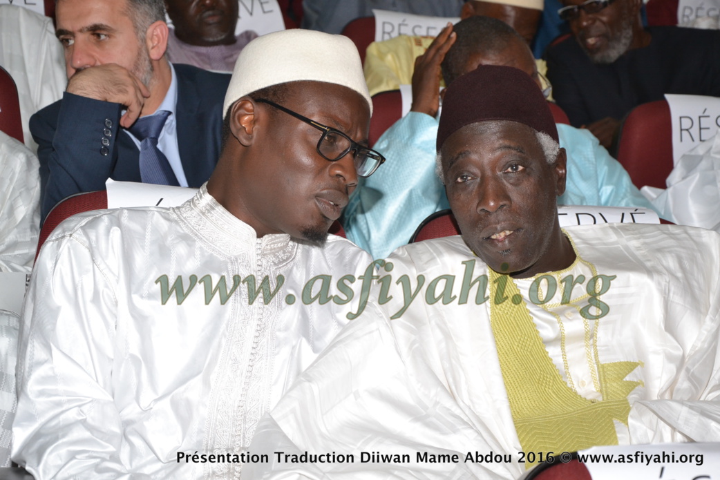 PHOTOS - les Images de la Ceremonie de Presentation du Diiwaan d'El Hadj Abdoul Aziz SY Dabakh (rta), traduit en français par le Pr Rawane Mbaye PHOTOS - les Images de la Ceremonie de Presentation du Diiwaan d'El Hadj Abdoul Aziz SY Dabakh (rta), traduit en français par le Pr Rawane Mbaye