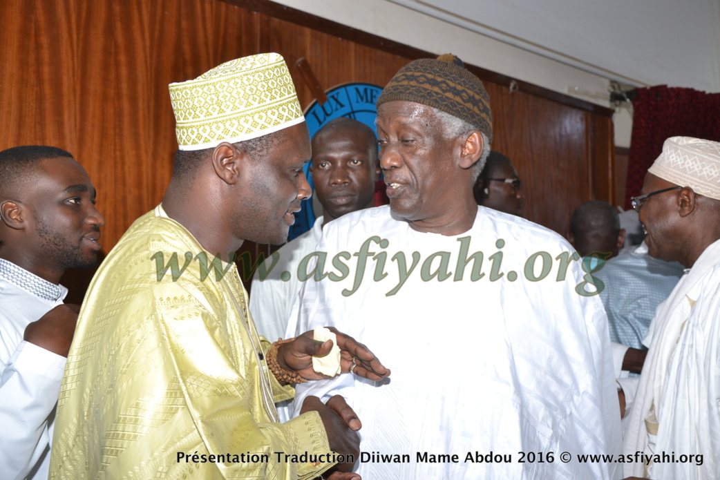 PHOTOS - les Images de la Ceremonie de Presentation du Diiwaan d'El Hadj Abdoul Aziz SY Dabakh (rta), traduit en français par le Pr Rawane Mbaye PHOTOS - les Images de la Ceremonie de Presentation du Diiwaan d'El Hadj Abdoul Aziz SY Dabakh (rta), traduit en français par le Pr Rawane Mbaye