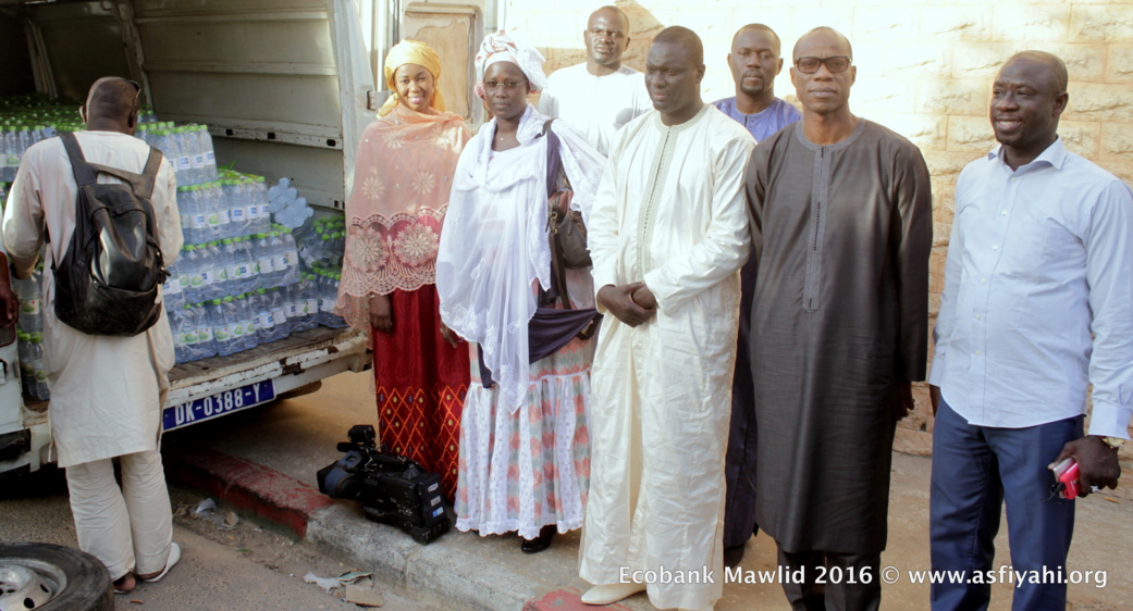 PHOTOS - Gamou Tivaouane 2016 - Le groupe ECOBANK offre 5000 packs d'eau 