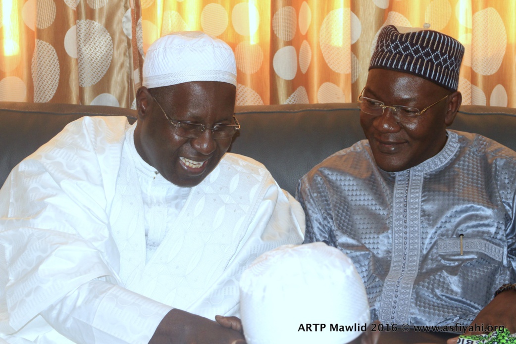 Gamou Tivaouane 2016 - L'ARTP renforce son dispositif et appuie les autorités religieuses : Le Directeur Abdou Karim Sall reçu par Serigne Abdoul Aziz Sy Al Amine Gamou Tivaouane 2016 - L'ARTP renforce son dispositif et appuie les autorités religieuses : Le Directeur Abdou Karim Sall reçu par Serigne Abdoul Aziz Sy Al Amine