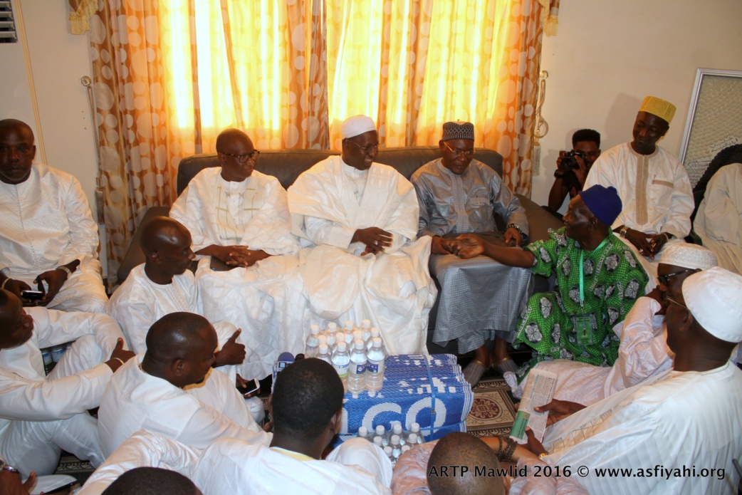 Gamou Tivaouane 2016 - L'ARTP renforce son dispositif et appuie les autorités religieuses : Le Directeur Abdou Karim Sall reçu par Serigne Abdoul Aziz Sy Al Amine Gamou Tivaouane 2016 - L'ARTP renforce son dispositif et appuie les autorités religieuses : Le Directeur Abdou Karim Sall reçu par Serigne Abdoul Aziz Sy Al Amine