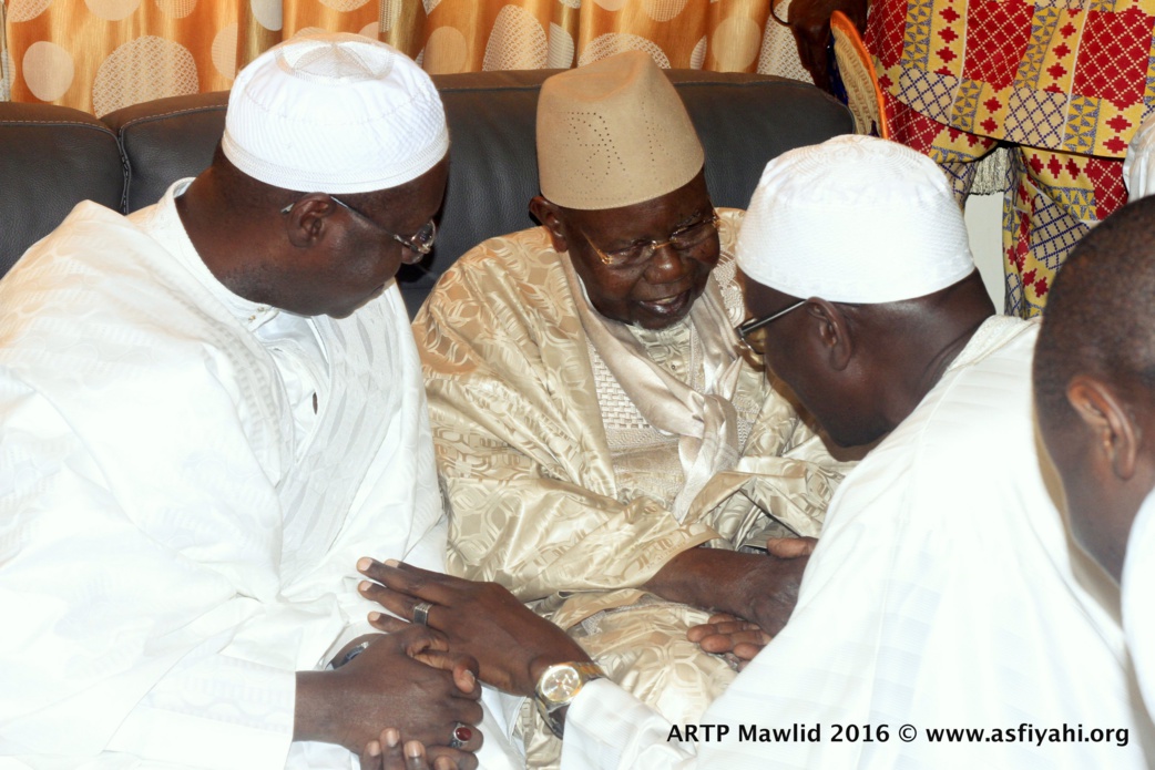 Gamou Tivaouane 2016 - L'ARTP renforce son dispositif et appuie les autorités religieuses : Le Directeur Abdou Karim Sall reçu par Serigne Abdoul Aziz Sy Al Amine Gamou Tivaouane 2016 - L'ARTP renforce son dispositif et appuie les autorités religieuses : Le Directeur Abdou Karim Sall reçu par Serigne Abdoul Aziz Sy Al Amine