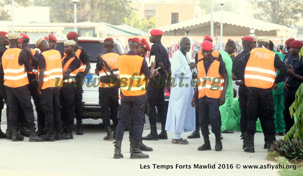 PHOTOS - Dispositif Sécuritaire et Médical, la Cuisine , les Ziarras , les Médias le commerce: Découvrez quelques  temps-forts du Gamou de Tivaouane 2016