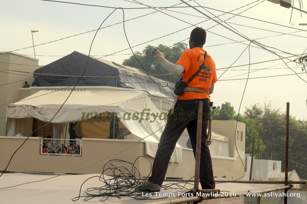 PHOTOS - Dispositif Sécuritaire et Médical, la Cuisine , les Ziarras , les Médias le commerce: Découvrez quelques  temps-forts du Gamou de Tivaouane 2016