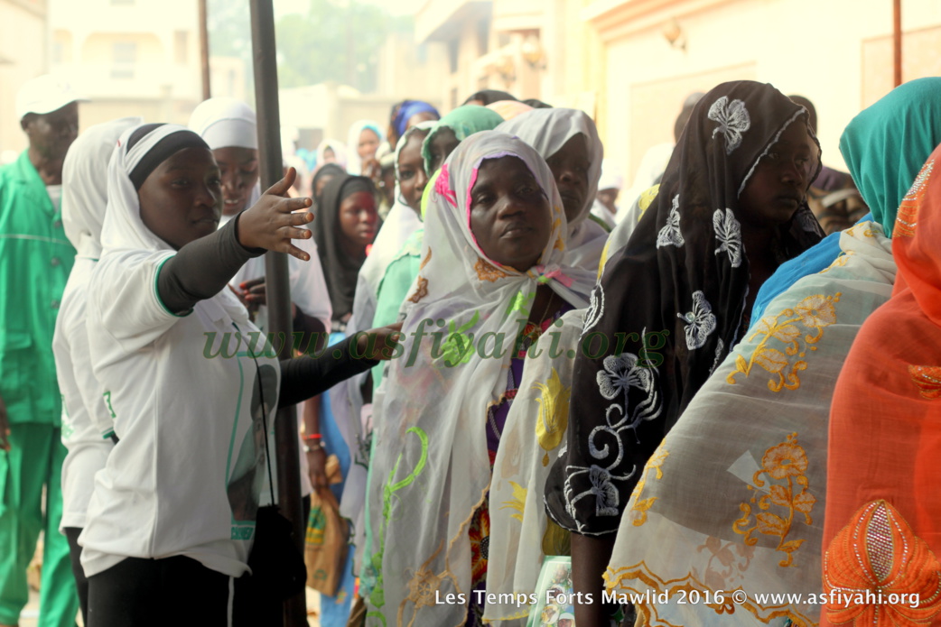 PHOTOS - Dispositif Sécuritaire et Médical, la Cuisine , les Ziarras , les Médias le commerce: Découvrez quelques  temps-forts du Gamou de Tivaouane 2016