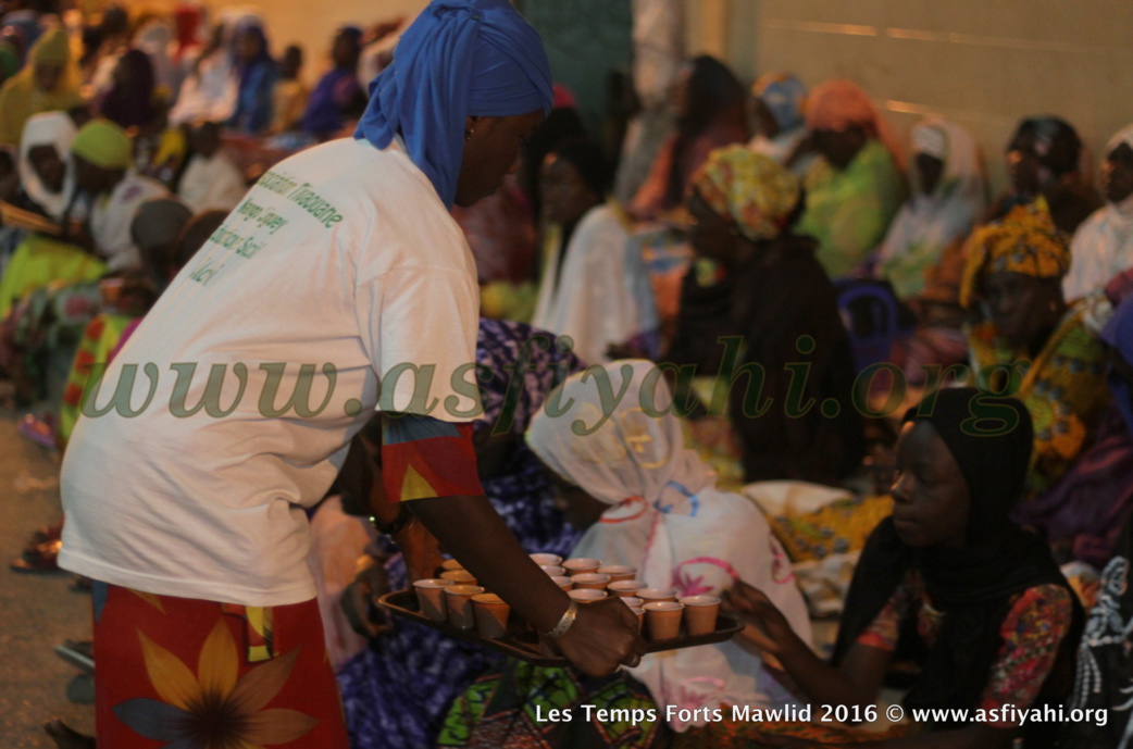 PHOTOS - Dispositif Sécuritaire et Médical, la Cuisine , les Ziarras , les Médias le commerce: Découvrez quelques  temps-forts du Gamou de Tivaouane 2016