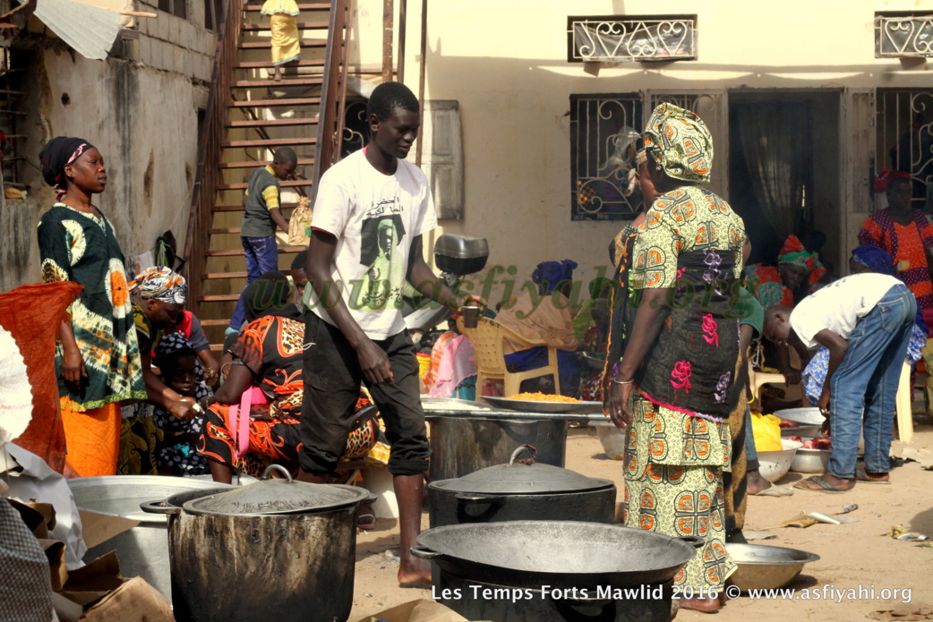 PHOTOS - Dispositif Sécuritaire et Médical, la Cuisine , les Ziarras , les Médias le commerce: Découvrez quelques  temps-forts du Gamou de Tivaouane 2016