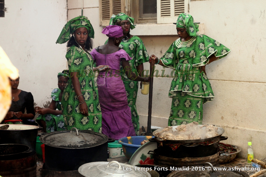 PHOTOS - Dispositif Sécuritaire et Médical, la Cuisine , les Ziarras , les Médias le commerce: Découvrez quelques  temps-forts du Gamou de Tivaouane 2016