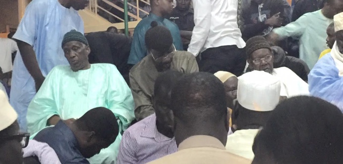 AL Maktoum inhumé dans sa Résidence de "Darou Salam" à Tivaouane AL Maktoum inhumé dans sa Résidence de "Darou Salam" à Tivaouane