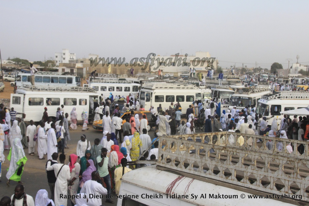 PHOTOS - RAPPEL À DIEU D'AL MAKTOUM: Plusieurs milliers de fidèles se recueillent