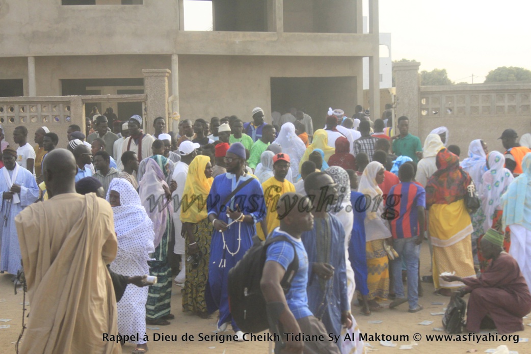 PHOTOS - RAPPEL À DIEU D'AL MAKTOUM: Plusieurs milliers de fidèles se recueillent