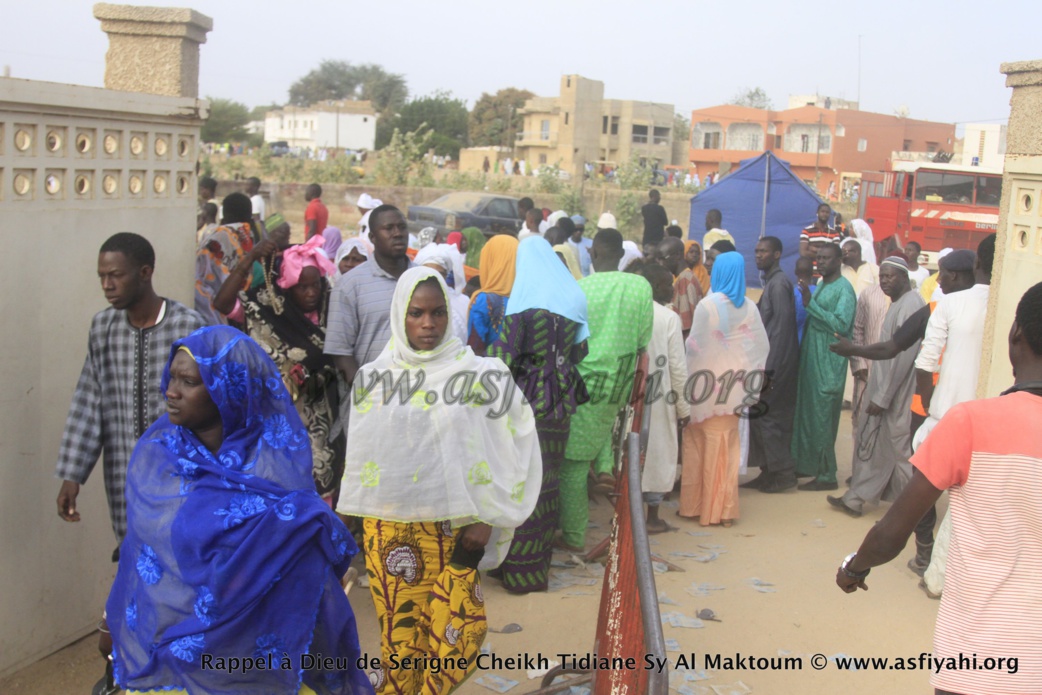 PHOTOS - RAPPEL À DIEU D'AL MAKTOUM: Plusieurs milliers de fidèles se recueillent