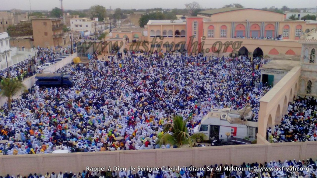 PHOTOS - RAPPEL À DIEU D'AL MAKTOUM: Plusieurs milliers de fidèles se recueillent