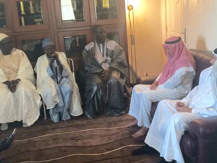 RAPPEL À DIEU D'AL MAKTOUM: Les ambassadeurs des pays membres du Conseil de Coopération du Golfe présentent leurs condoléances au Khalife Général des Tidianes RAPPEL À DIEU D'AL MAKTOUM: Les ambassadeurs des pays membres du Conseil de Coopération du Golfe présentent leurs condoléances au Khalife Général des Tidianes