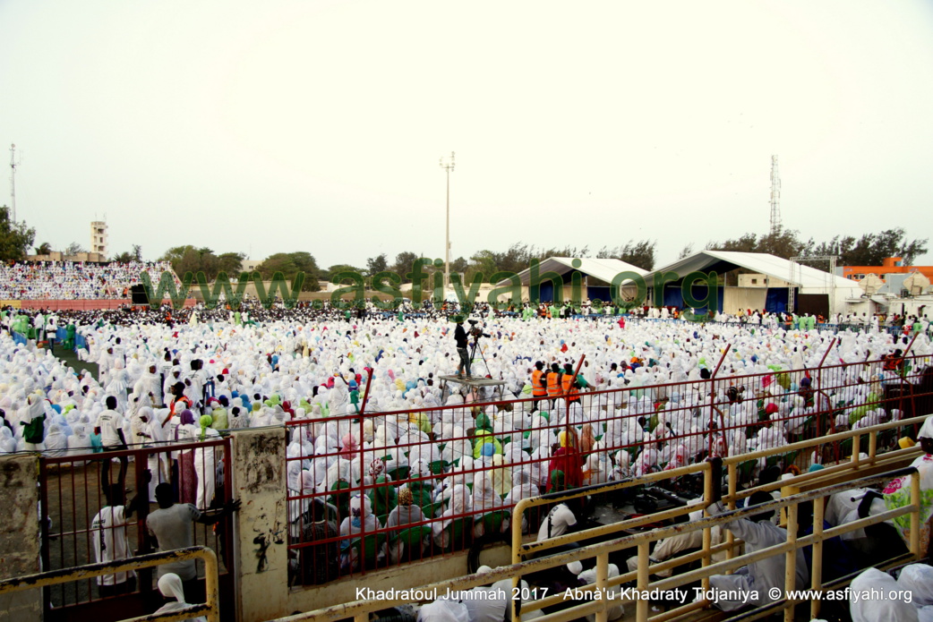 PHOTOS - Retour en Images sur la 5éme édition de la Hadratoul Djumah 2017, organisée au Stade Amadou Barry sous la direction de Serigne Abdoul Aziz Sy AL Amine  