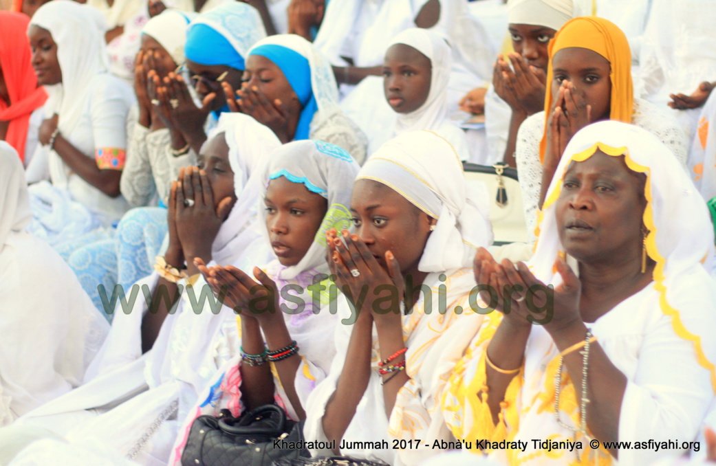 PHOTOS - Retour en Images sur la 5éme édition de la Hadratoul Djumah 2017, organisée au Stade Amadou Barry sous la direction de Serigne Abdoul Aziz Sy AL Amine  