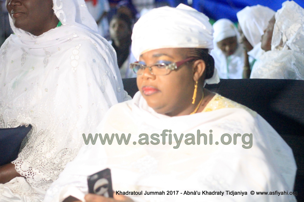 PHOTOS - Retour en Images sur la 5éme édition de la Hadratoul Djumah 2017, organisée au Stade Amadou Barry sous la direction de Serigne Abdoul Aziz Sy AL Amine PHOTOS - Retour en Images sur la 5éme édition de la Hadratoul Djumah 2017, organisée au Stade Amadou Barry sous la direction de Serigne Abdoul Aziz Sy AL Amine