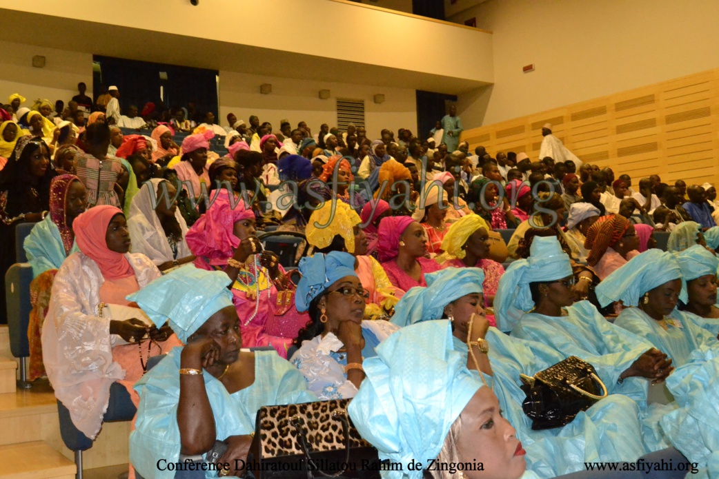 PHOTOS - ITALIE - BERGAMO : Les images de Conférence du Dahiratoul Sillatou Rahim de Zingonia