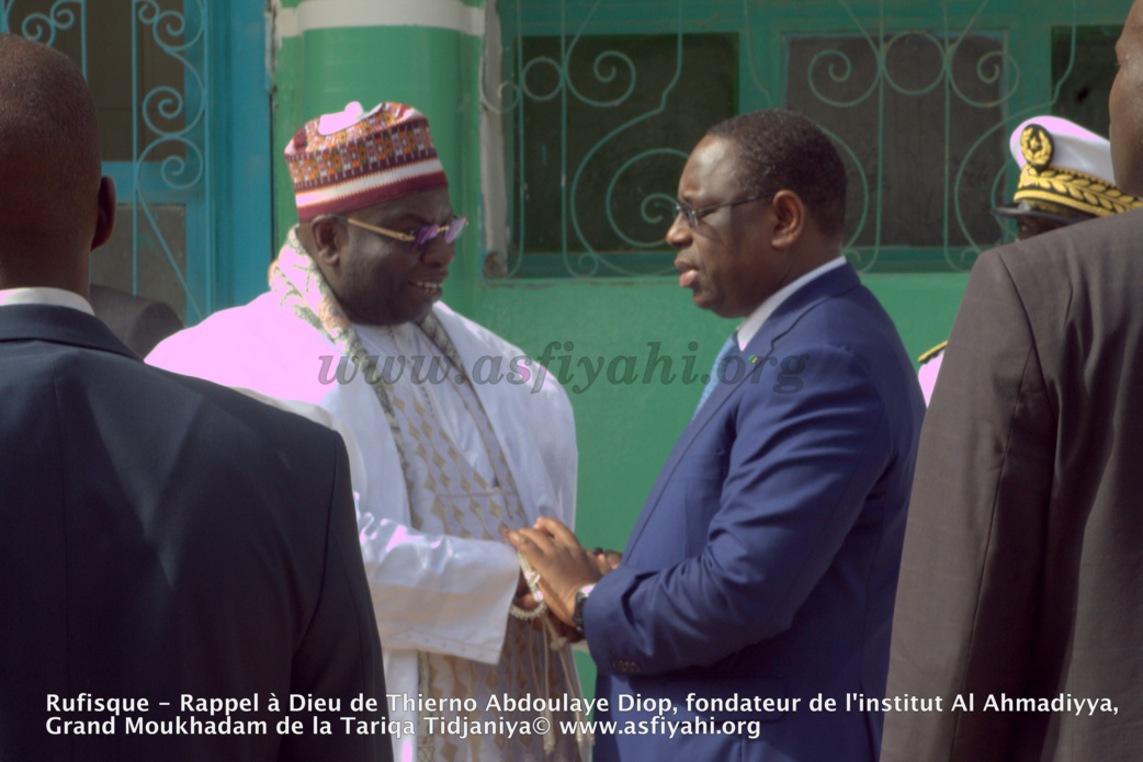 PHOTOS - Les images de la présentation de Condoléances du President Macky Sall chez Thierno Abdoulaye Diop, fondateur de l'institut Al Ahmadiyya