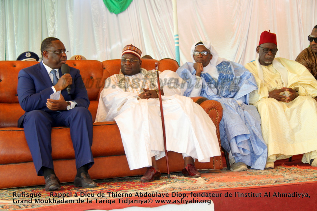 PHOTOS - Les images de la présentation de Condoléances du President Macky Sall chez Thierno Abdoulaye Diop, fondateur de l'institut Al Ahmadiyya