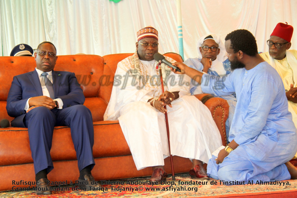 PHOTOS - Les images de la présentation de Condoléances du President Macky Sall chez Thierno Abdoulaye Diop, fondateur de l'institut Al Ahmadiyya