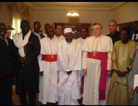 L'hommage de l’Église catholique à Serigne Abdoul Aziz Sy Al Amine L'hommage de l’Église catholique à Serigne Abdoul Aziz Sy Al Amine