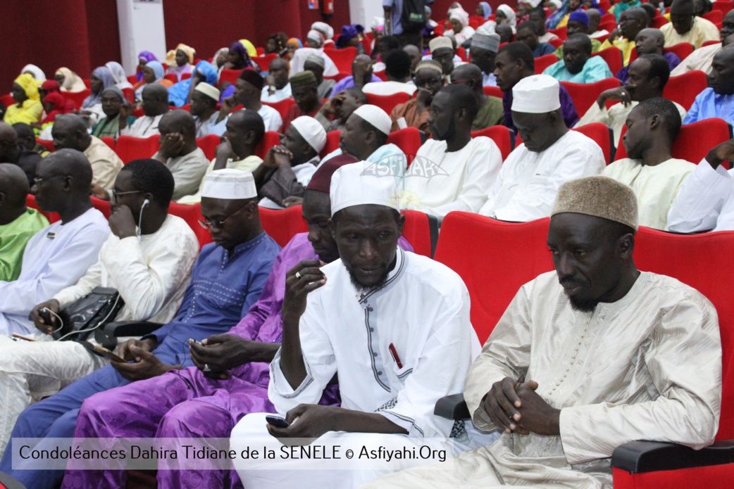 PHOTOS - Les Images de la presentation de Condoleances du Dahira Tidiane de la SENELEC, au Khalif General des Tidianes Serigne Mbaye Sy Mansour