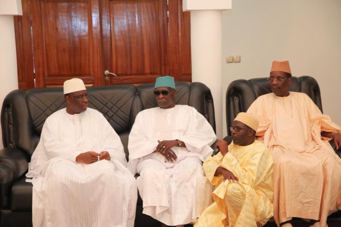 PHOTOS - TIVAOUANE - Rappel à Dieu de Sokhna Fatsy Mansour - Macky Sall présente ses condoléances à la Famille SY PHOTOS - TIVAOUANE - Rappel à Dieu de Sokhna Fatsy Mansour - Macky Sall présente ses condoléances à la Famille SY