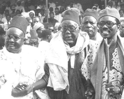 [ ARCHIVES VIDEO ] Serigne Cheikh Tidiane SY Al Maktoum Gamou Tivaouane 1984