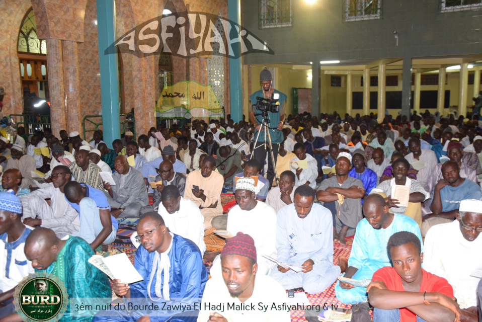 PHOTOS - GAMOU TIVAOUANE 2017 - Les Images de la troisième nuit du Bourde a la Zawiya El Hadj Malick Sy