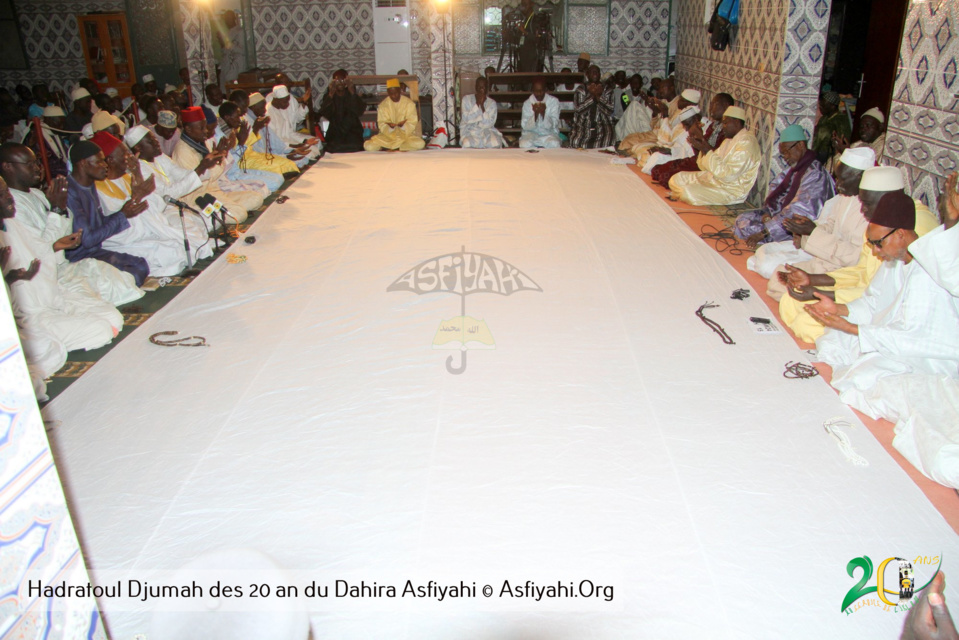 PHOTOS - 20 ans du Dahira Asfiyahi de Dakar Plateau - Les Images du Hadratoul Djumah en prélude à la Conférence du 1er janvier 2018