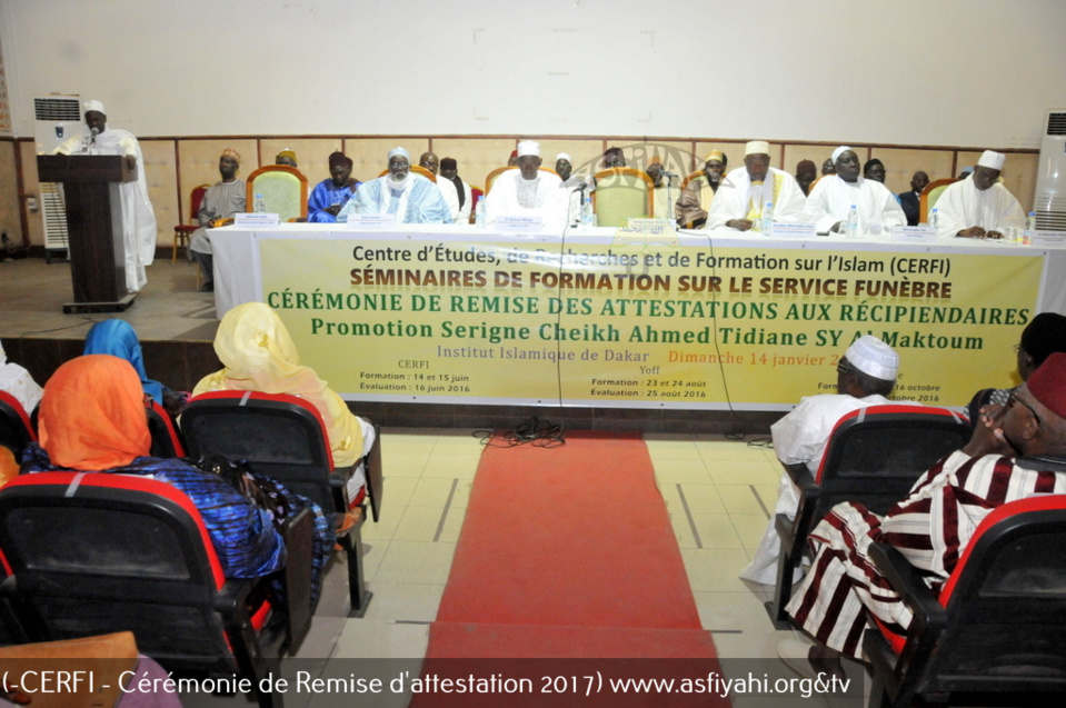 PHOTOS - Les Images de la cérémonie de remise officielle d’attestations aux participants aux séminaires de formation sur divers thèmes islamiques durant l’année académique 2017, organisée par le CERFI du Pr Rawane MBAYE
