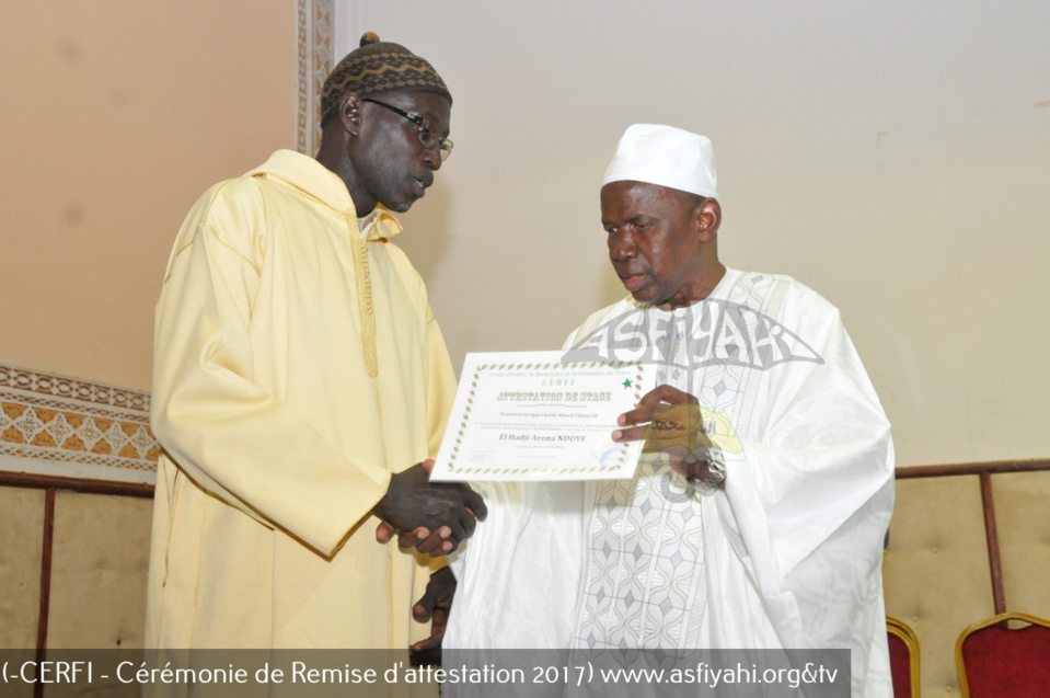 PHOTOS - Les Images de la cérémonie de remise officielle d’attestations aux participants aux séminaires de formation sur divers thèmes islamiques durant l’année académique 2017, organisée par le CERFI du Pr Rawane MBAYE