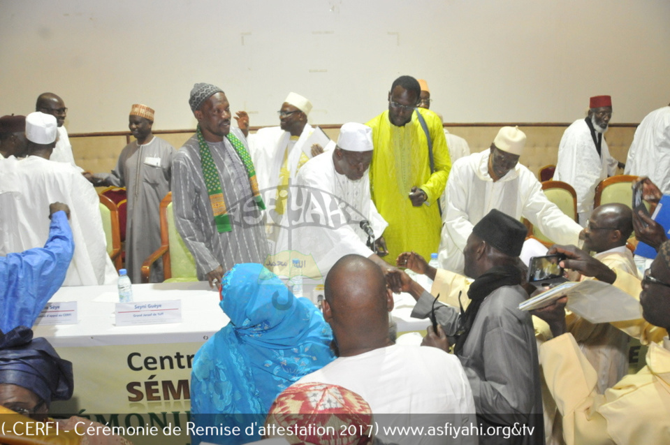 PHOTOS - Les Images de la cérémonie de remise officielle d’attestations aux participants aux séminaires de formation sur divers thèmes islamiques durant l’année académique 2017, organisée par le CERFI du Pr Rawane MBAYE