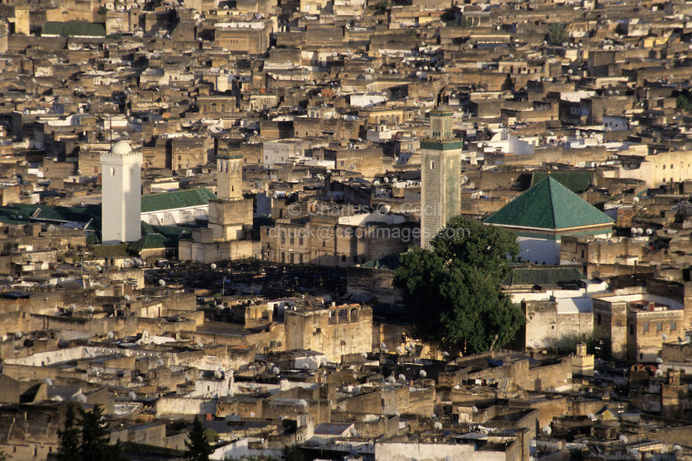 No. 4  [EN ROUTE VERS TREVISO] LES FONDEMENTS ISLAMIQUES DU SOUFISME  -  Le cas de la Tijanya