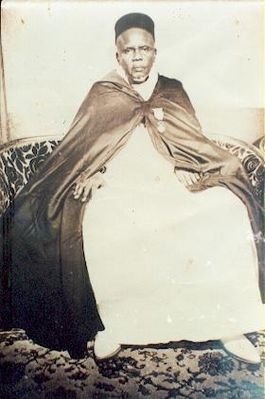 La dernière photo prise à Dakar par  Serigne Babacar Sy dans son salon à la Rue Thiers en 1950