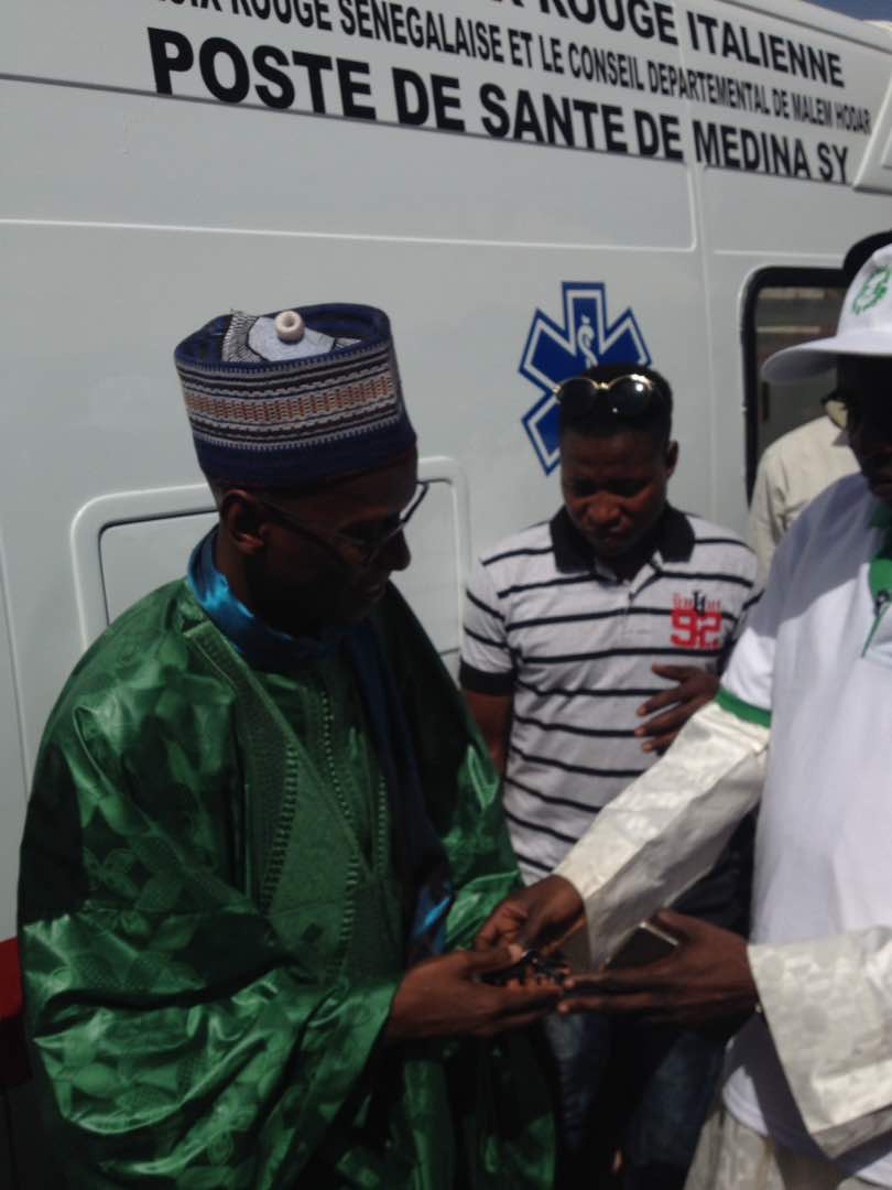 BOULEL - Remise de don d’une ambulance au Poste de Santé de Madina Sy